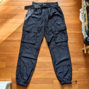 NWOT Black cargo belt buckle pants